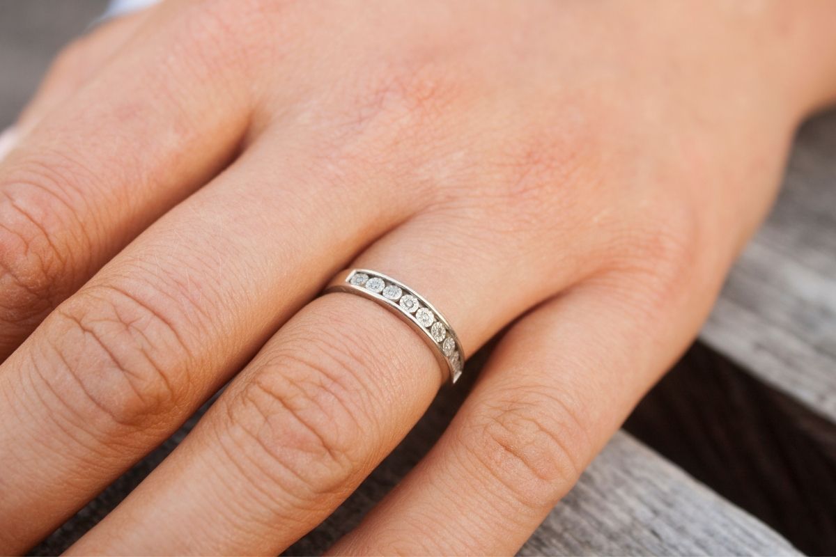 How Tight Should Your Engagement Ring Be?