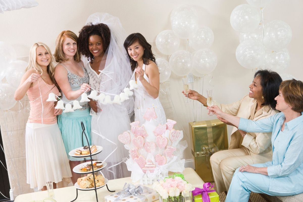 Who is supposed to pay for a bridal shower?